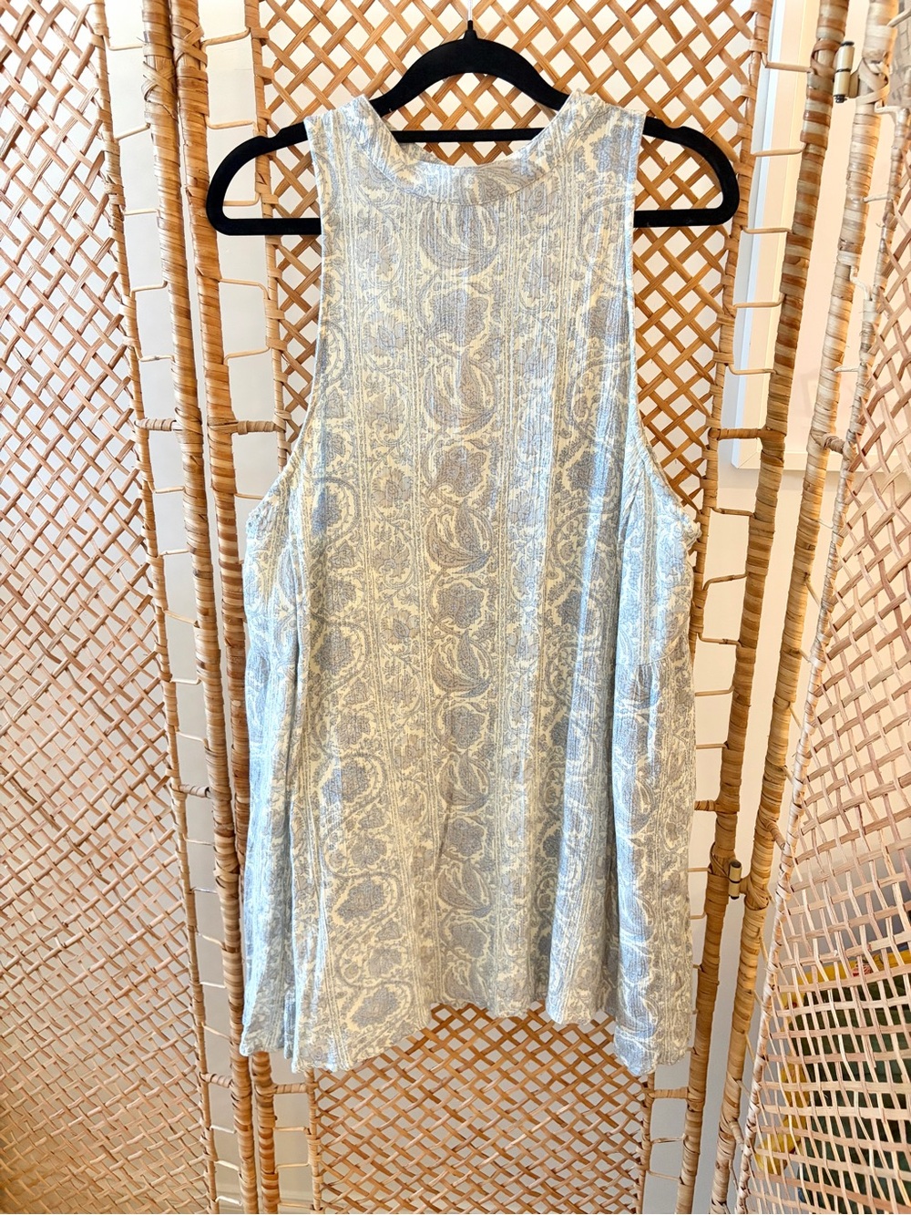 Sleeveless Paisley Print Dress  - Light Blue & White
